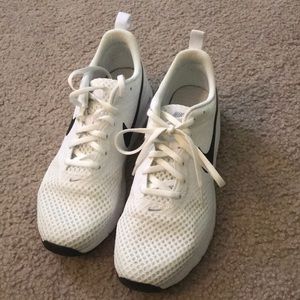 Nike shoes (PRICE FIRM)